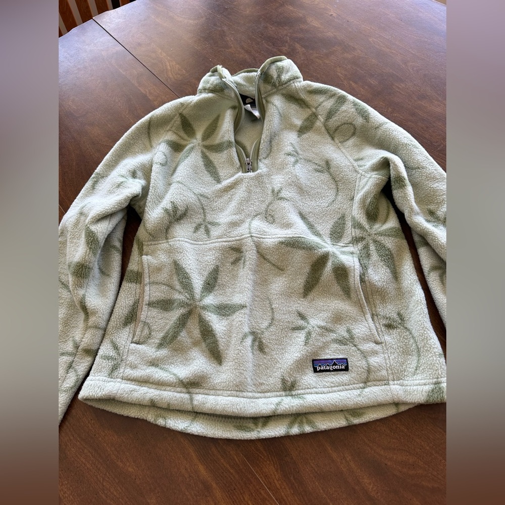 Patagonia Synchilla pullover. Like new